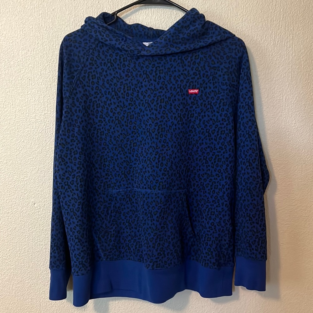 Levi’s blue cheeta print hoodie size small